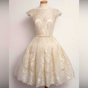 NEW-Ivory Lace Wedding Dress.